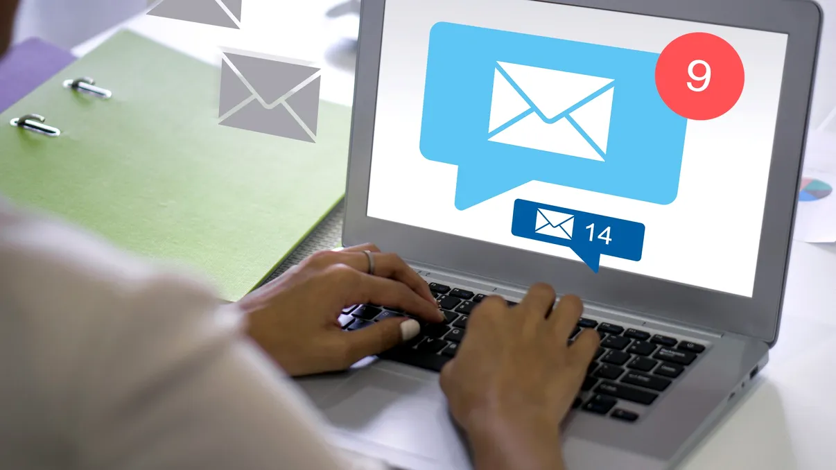 Cum scrii emailuri perfecte cu ajutorul inteligenței artificiale