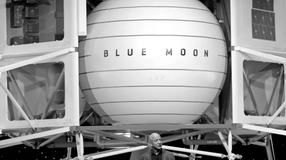 Blue Origin a produs oxigen din praful de pe Lună. Jeff Bezos vrea să dea „prima suflare de viață” unei baze lunare