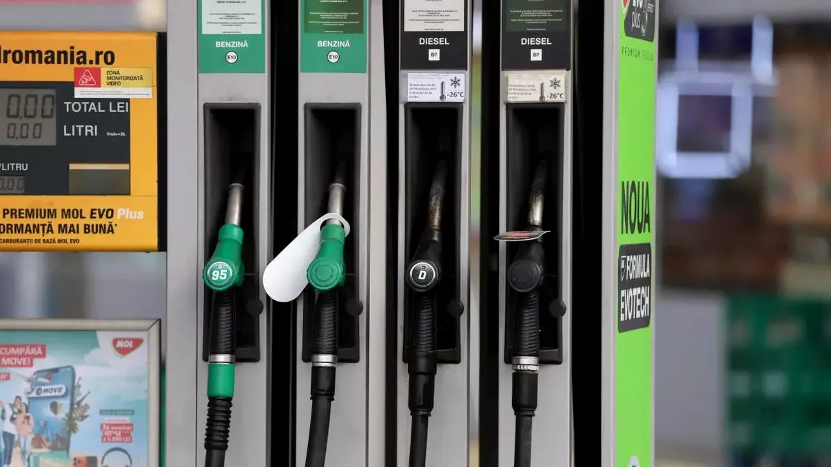 Motivul pentru care motorina premium este mai ieftină luni, 6 aprilie. O nouă scădere a preţurilor se va observa la pompă începând de marţi
