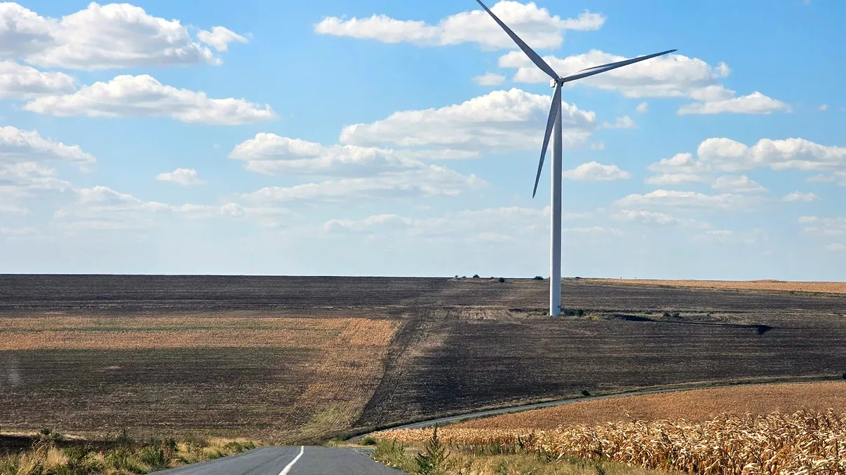 Doar 7 țări din lume produc aproape toată electricitatea din surse regenerabile, iar două sunt din Europa
