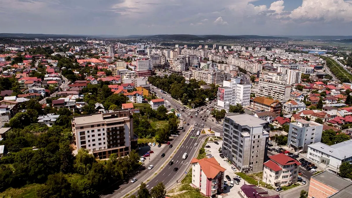 Oraşul pentru care mulţi renunţă imediat la Bucureşti. Chiriile sunt mai ieftine şi nu este atât de aglomerat, este doar la o oră de Capitală