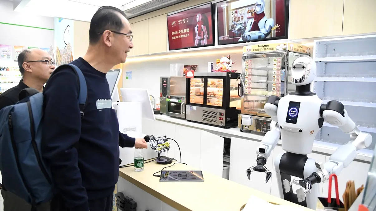 VIDEO: Roboții care iau locul vânzătorilor în magazine. Cum funcționează Galbot, robotul care aduce produsele clienților