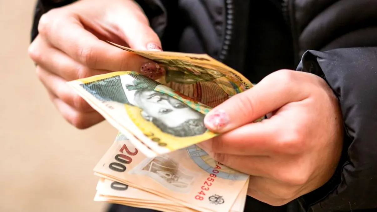 Românii care primesc ajutor financiar la Paşte şi la Crăciun. Condiţiile puse de stat pentru a beneficia de bani