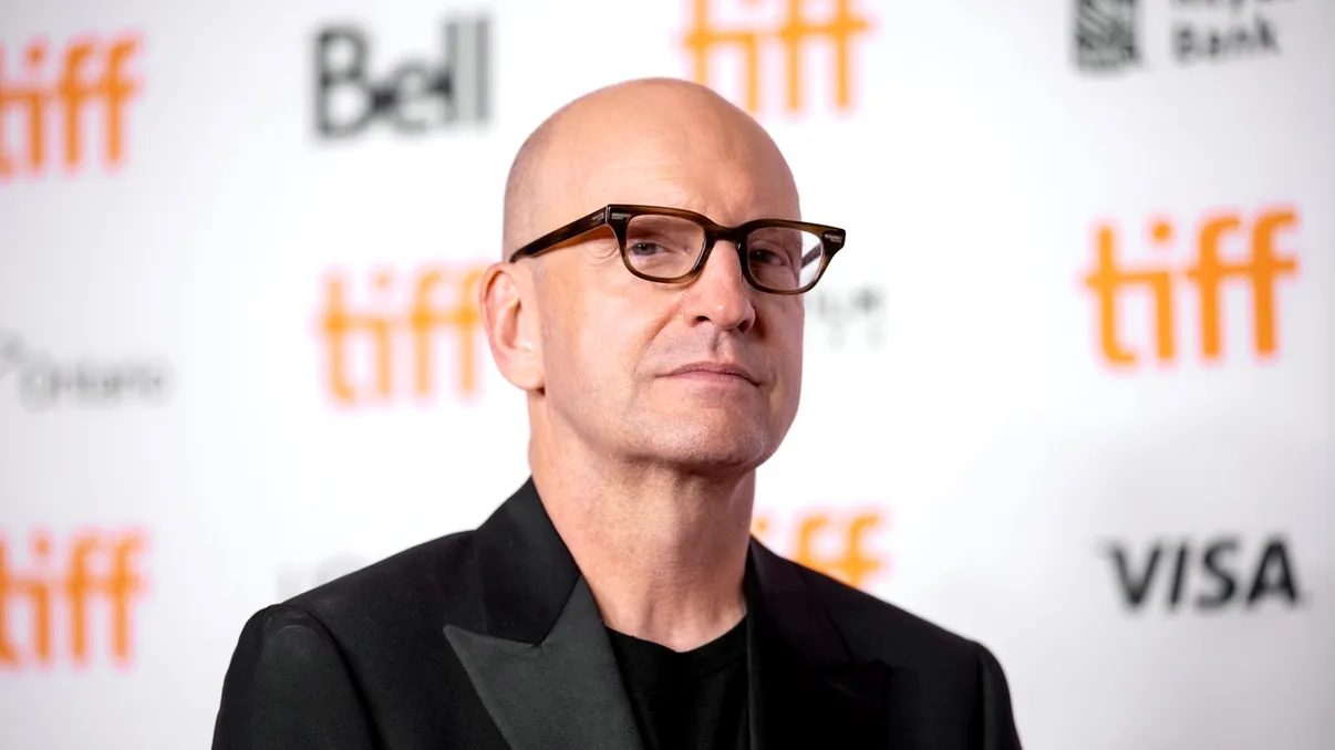 Steven Soderbergh (Ocean’s Eleven - 2001) intră în era AI: ce pregătește regizorul și de ce decizia lui stârnește deja controverse