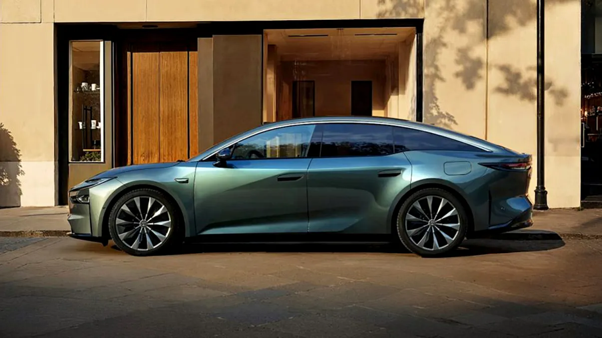 Toyota a lansat în China un EV de lux la preț de Dacia Bigster bine echipată și a strâns mii de comenzi într-o oră