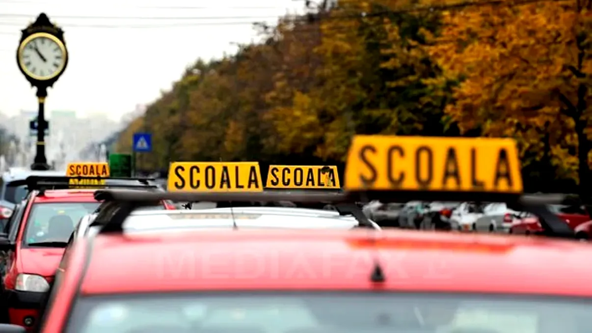 Unii candidați nu vor mai susține proba teoretică pentru permisul de conducere. Cine este scutit de examen şi de ce