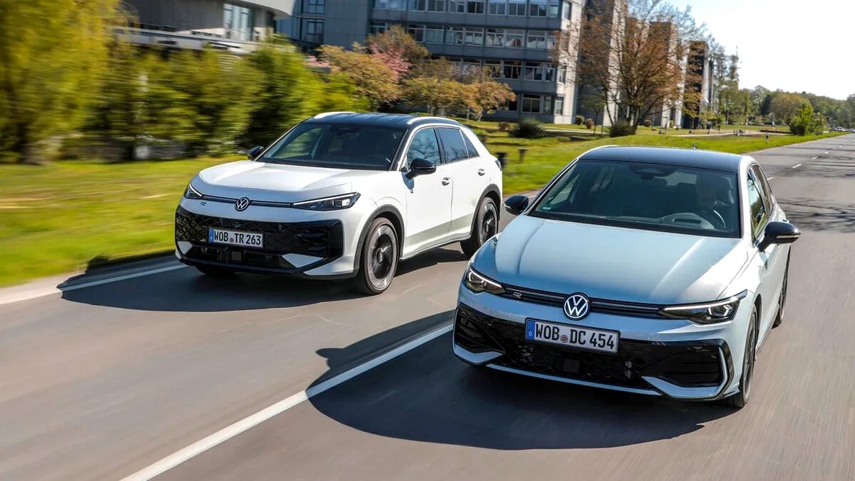 Volkswagen pregătește Golf și T-Roc pentru lupta cu hibrizii Toyota și Honda