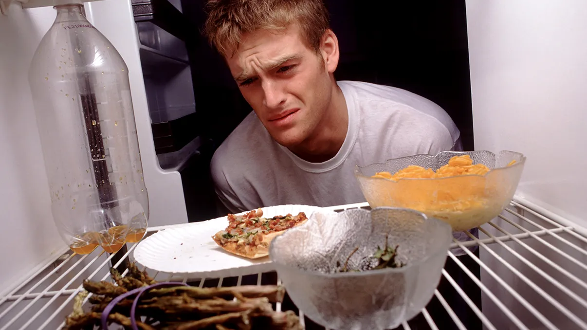 Cât de sigur este să mănânci mâncarea rămasă rece. Riscurile ascunse din pizza, pui și orez
