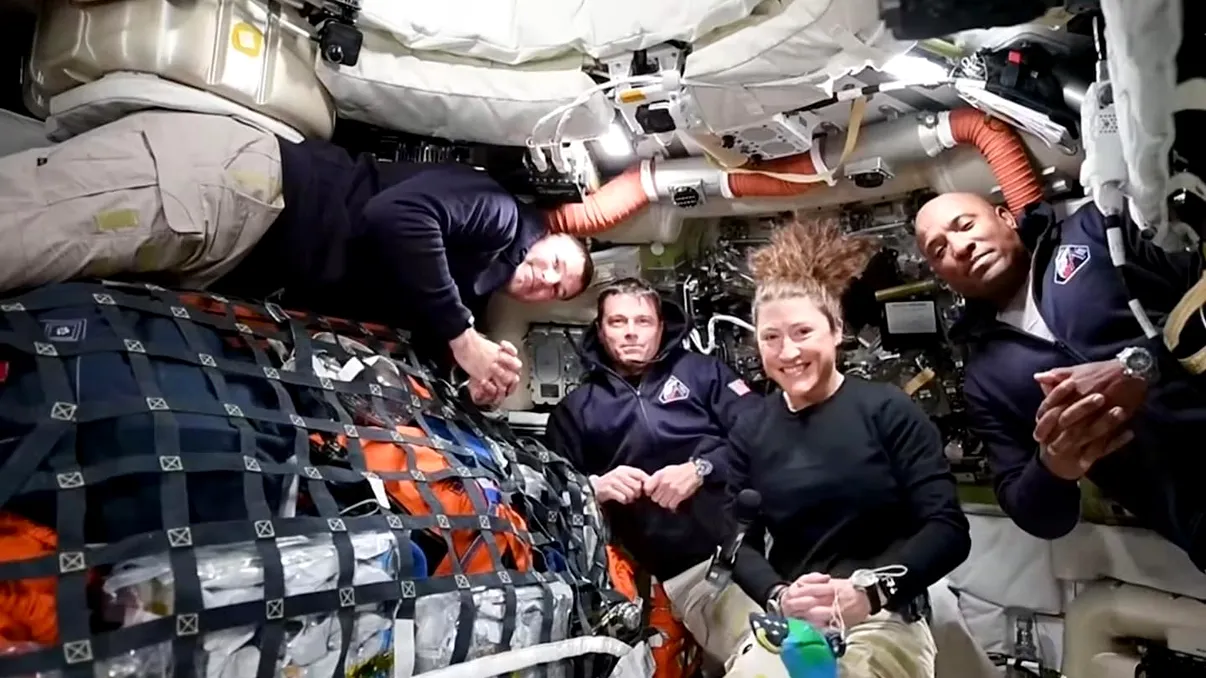 Drumul spre Lună, cu probleme pământești. Astronauții Artemis II s-au luptat cu toaleta și emailul