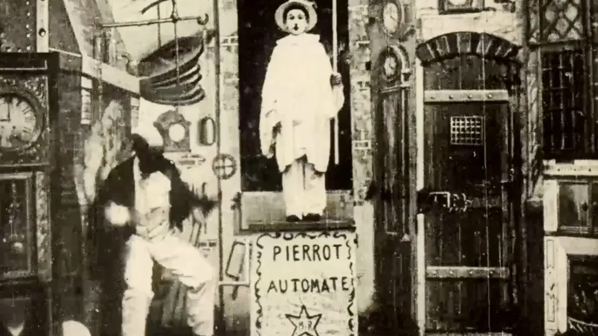 Un film pierdut din 1897, descoperit într-un cufăr vechi, arată primul robot din istoria cinematografiei