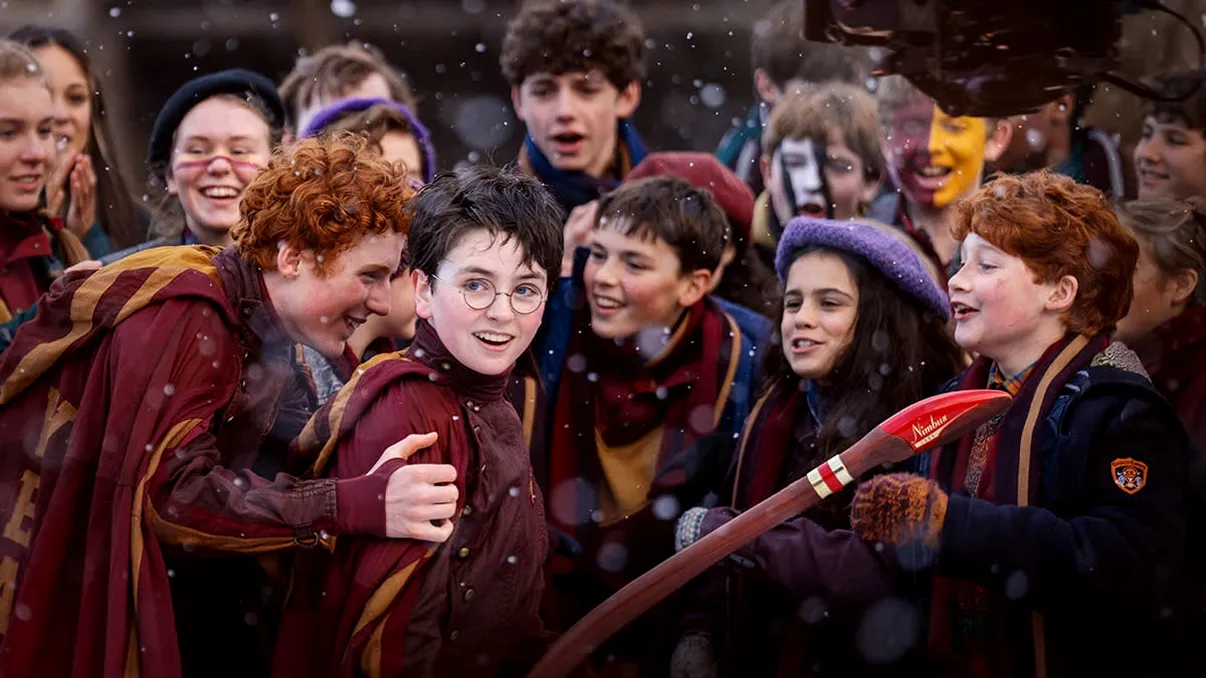 Magia începe din culise: ce vezi în „Finding Harry”, specialul HBO Max lansat înaintea noului serial Harry Potter. Când îl poți viziona pe platformă