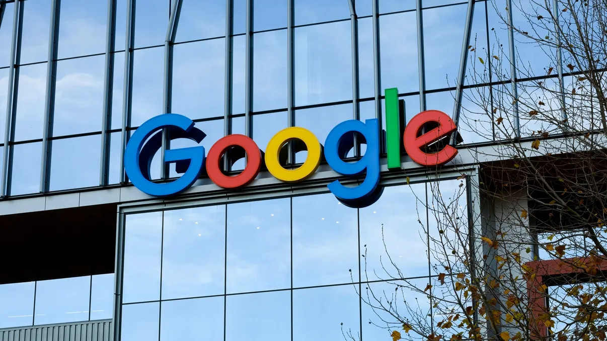 Google dă bani înapoi utilizatorilor Android: cine poate încasa despăgubiri