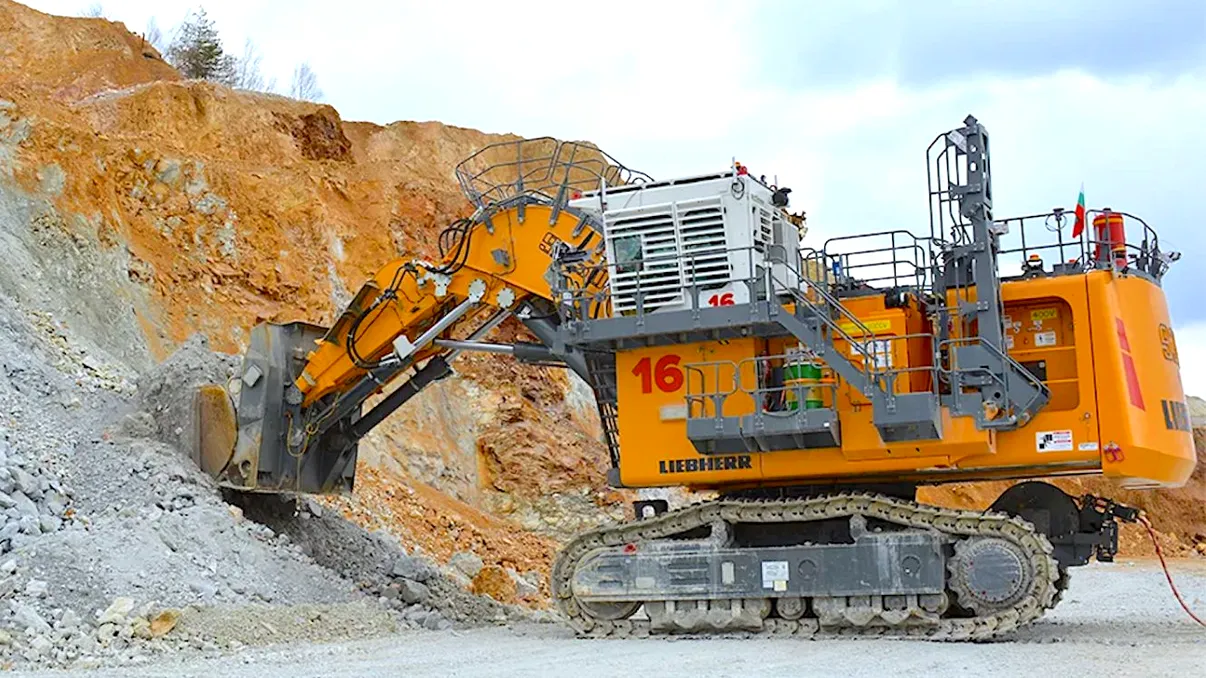 Gigantul electric de lângă România: excavatorul de 300 de tone care schimbă mineritul în Bulgaria