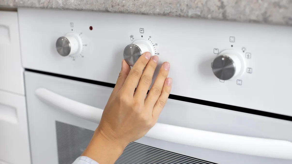 Ce înseamnă simbolul ventilatorului de pe cuptor. Mulți îl folosesc greșit crezând că este 