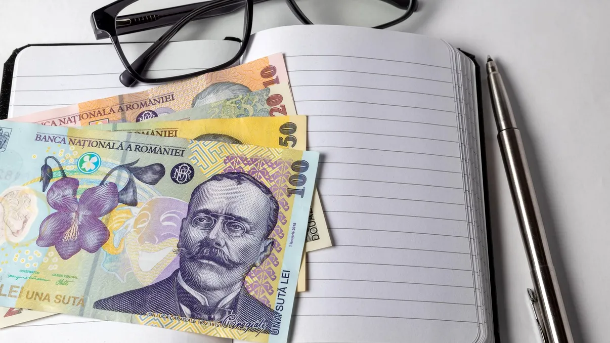 Legea care interzice cumulul pensie-salariu la stat, explicată. Regula de 85%: cine este afectat și care sunt excepțiile în 2026