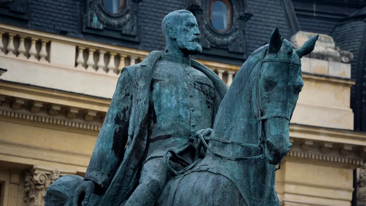 De ce sărbătorim Ziua Muncii pe 1 Mai. Sărbătoarea, adusă în România de Regele Carol în 1890