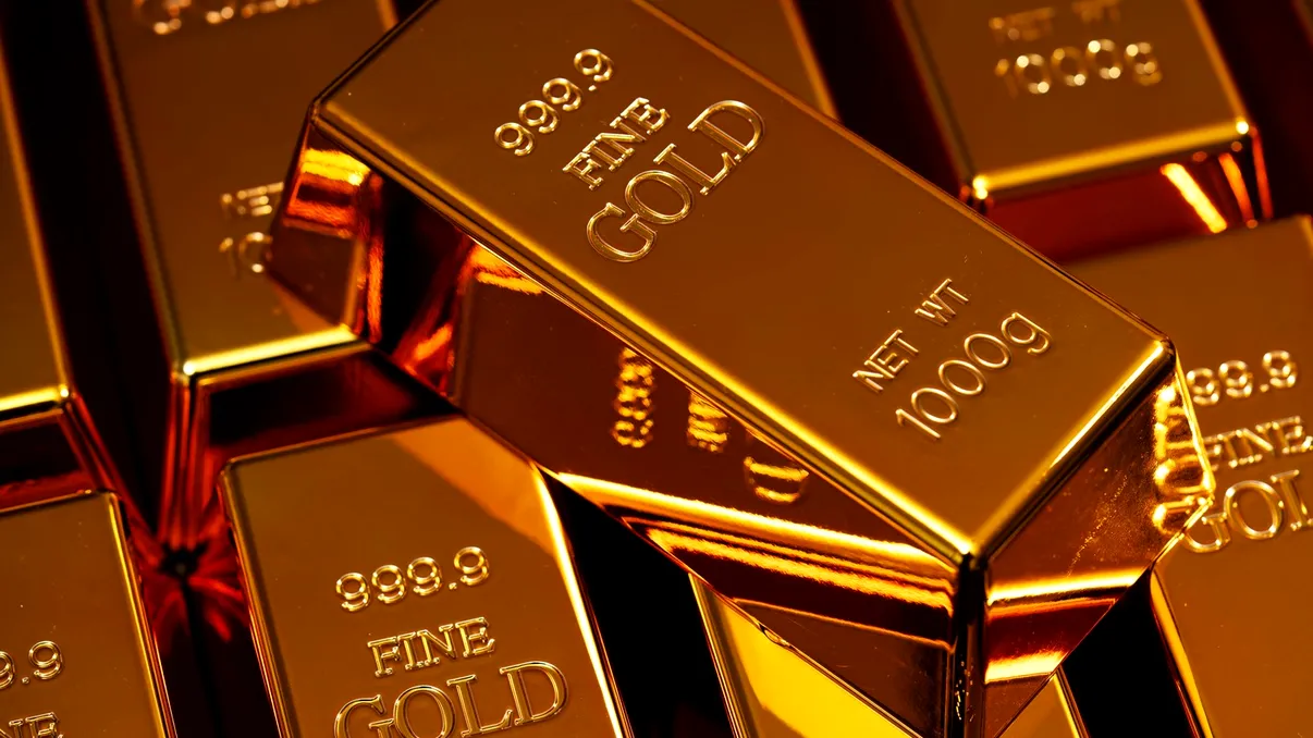 Paradox global: criza împinge țările să vândă aurul, China face opusul. De ce cumpără masiv valorosul metal