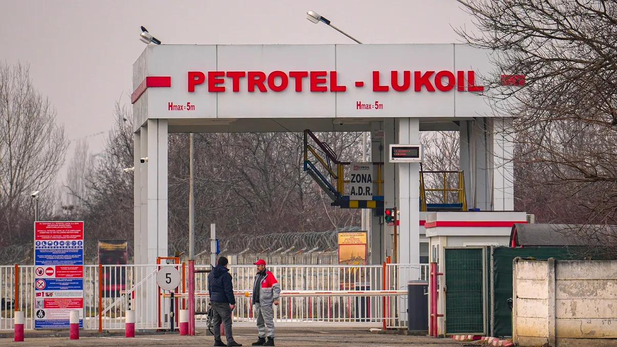 Istoria celei mai vechi rafinării din lume. Rafinăria Petrotel Lukoil din Ploiești va fi redeschisă în curând, ce înseamnă asta pentru economia României