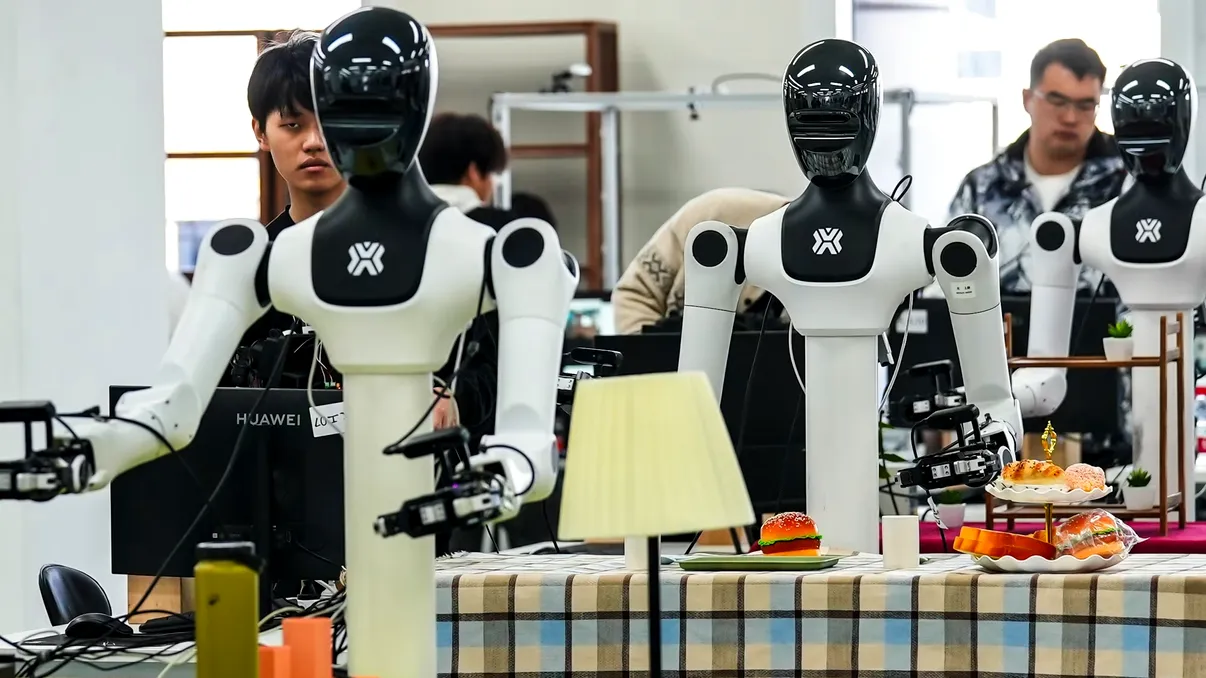 Oamenii își filmează treburile prin casă pentru a antrena roboții umanoizi