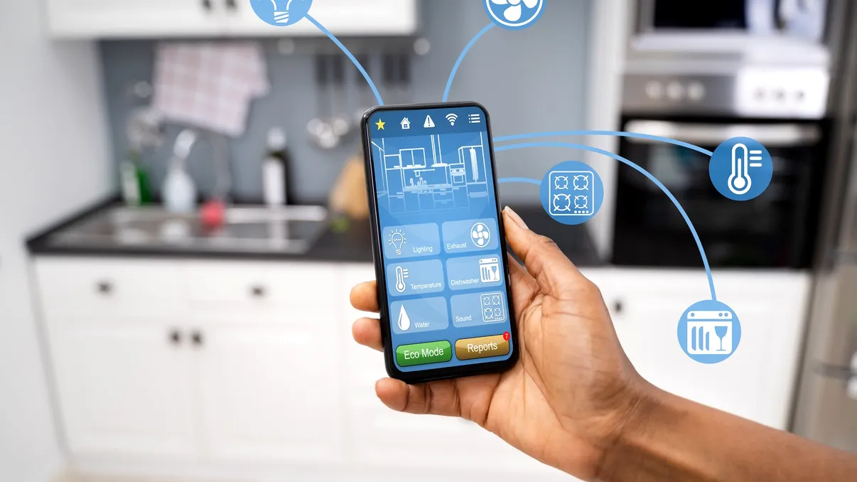 Casa ta inteligentă poate fi spartă: 4 pași simpli care îți protejează gadgeturile conectate