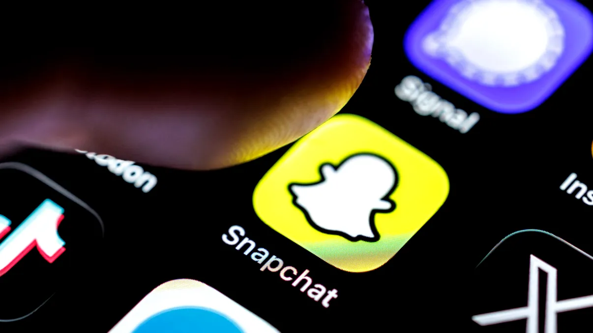 Snapchat concediază masiv angajați: inteligența artificială schimbă radical modul de lucru în marile companii tech