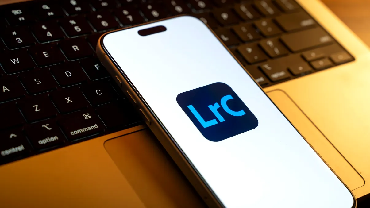 Cum faci downgrade la Lightroom fără să-ți pierzi fotografiile: ghid simplu pentru cataloage compatibile