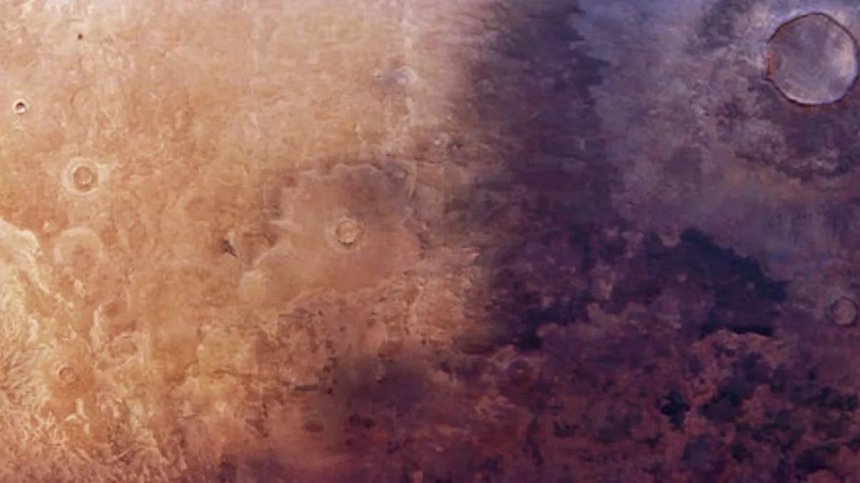 „Umbra” uriașă de pe Marte care se întinde de 50 de ani. Misterul din Utopia Planitia îi pune pe gânduri pe cercetători