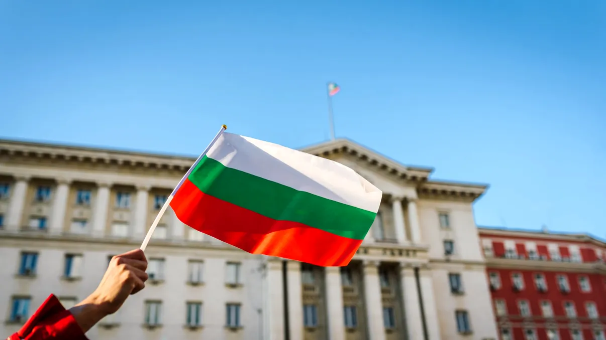 Bulgarii ar putea pierde zile libere importante. Angajatorii cer modificarea regulilor privind zilele libere legale