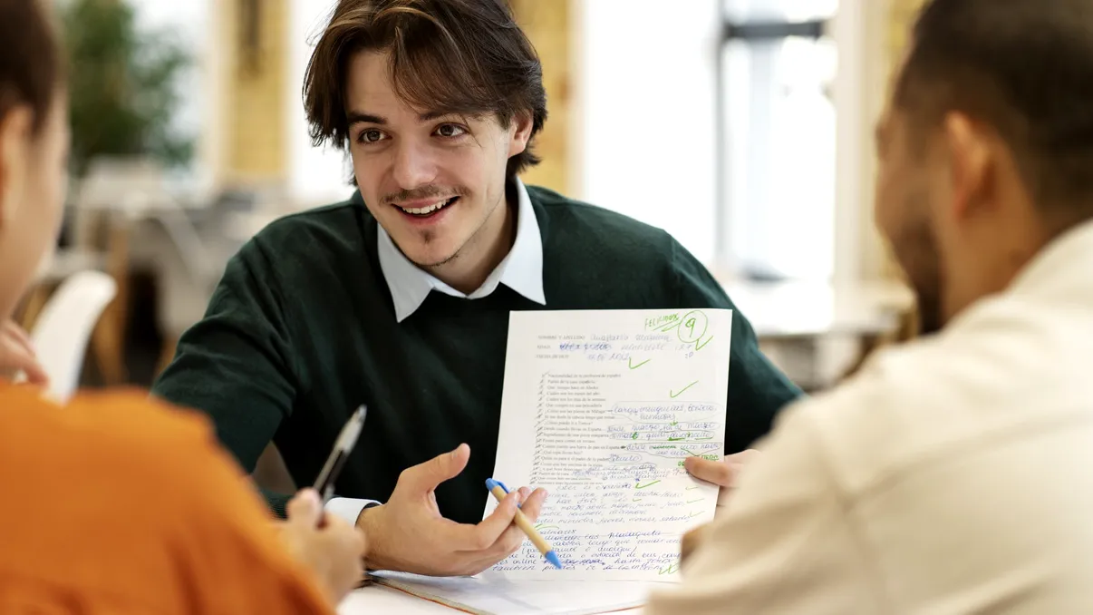 Diploma și notele mari nu mai garantează un loc de muncă. Ce caută acum angajatorii la tineri