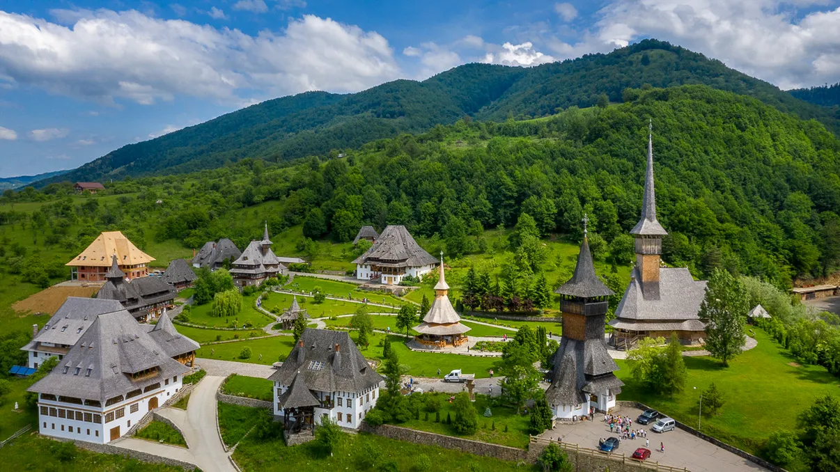 Locuri superbe din România pe care să le vizitezi în vara 2026. Destinațiile care te vor face să uiți de vacanțele din străinătate