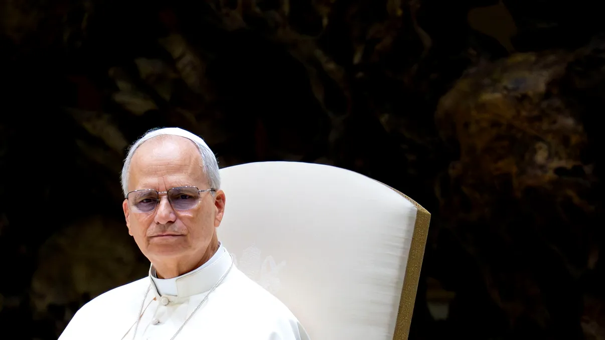 Papa Leon al XIV-lea avertizează asupra inteligenței artificiale: „Tehnologia nu trebuie să domine omul”