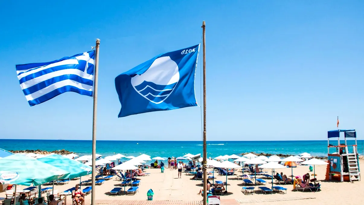 Reguli noi pentru turiștii care merg în Grecia. Ce se schimbă pe plaje, în insule și în zonele aglomerate