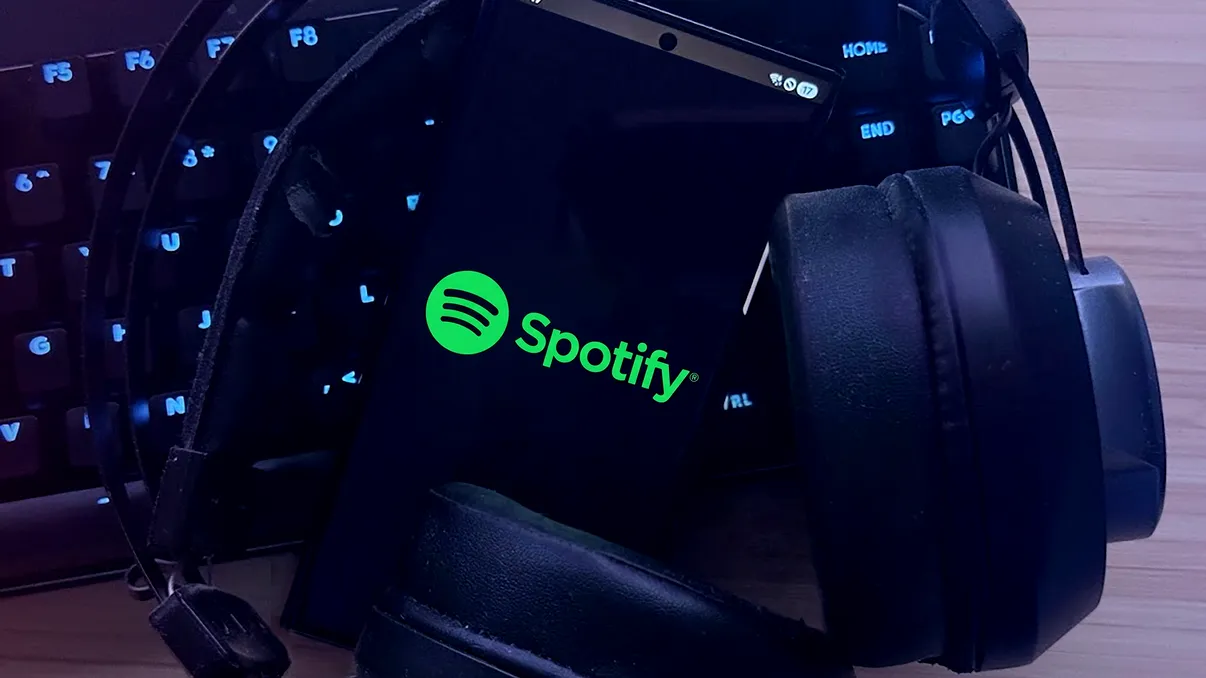 Spotify îți va face podcast la comandă cu voce generată de AI. Tu scrii ce vrei să conțină, iar aplicația generează episodul
