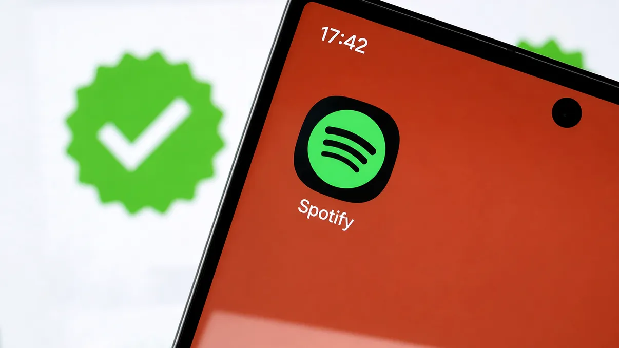 Spotify introduce insigna „Verified” pentru artiști. Platforma vrea să știi dacă în spatele muzicii este un om sau un AI