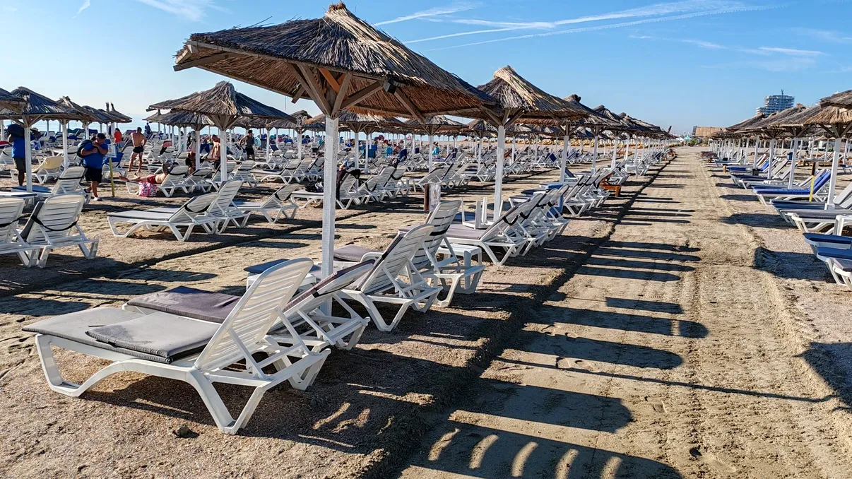 Sute de turişti români, păcăliţi pe litoral. Cum au plătit pentru cazări care nu există