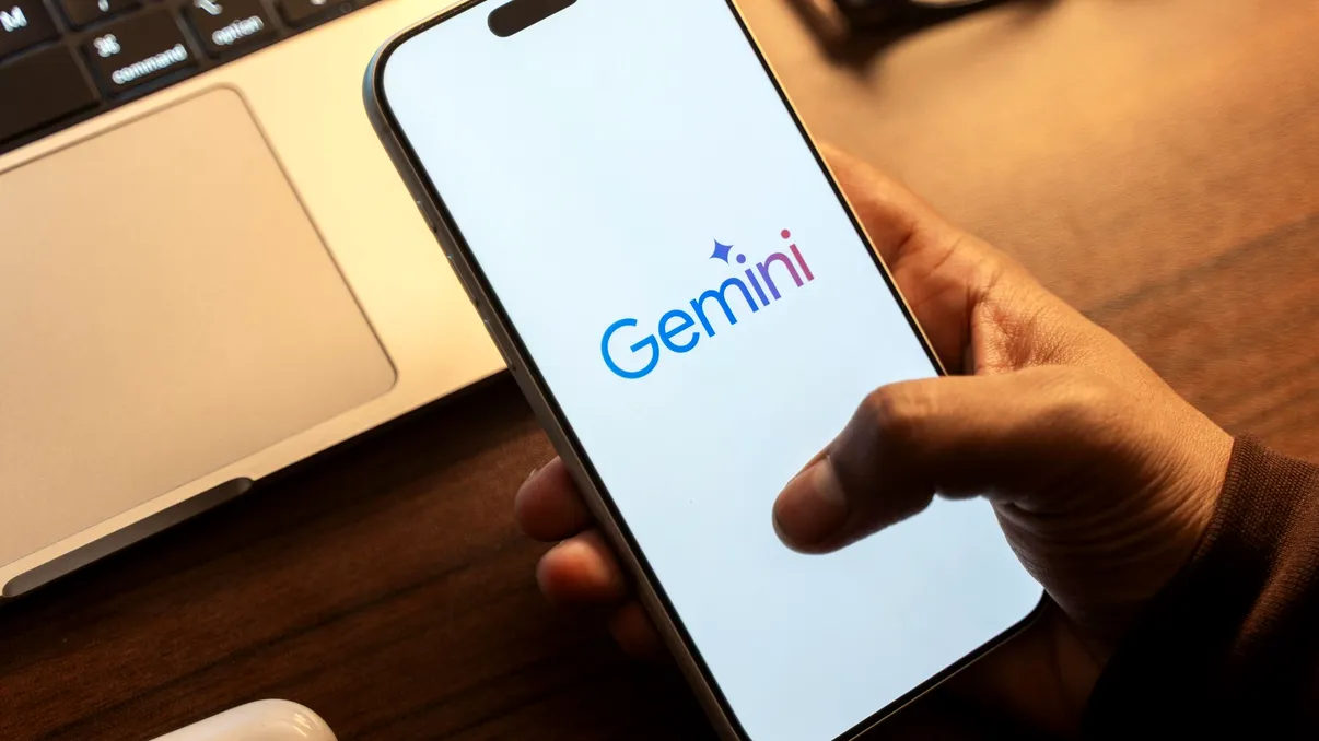 Google pregătește Gemini Omni, noul AI care creează clipuri video realistice. Primele demonstrații au apărut deja