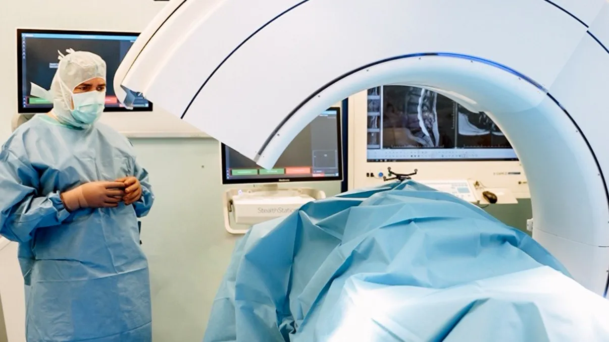 MedLife aduce la Sibiu unul dintre cele mai avansate sisteme de neurochirurgie robotică din România, în urma unei investiții de peste 2 milioane de euro