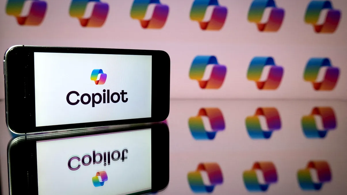 Microsoft dă lovitura cu Copilot: 743.000 de angajați ai unei mari companii îl folosesc deja, iar impactul este uriaș