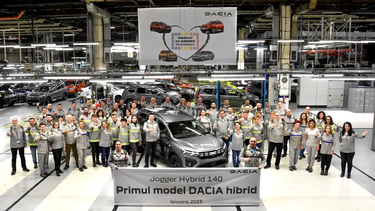 Dacia și bateria de 12V la modelele electrificate: de ce încă rămâne crucială chiar și când ai sistem hibrid