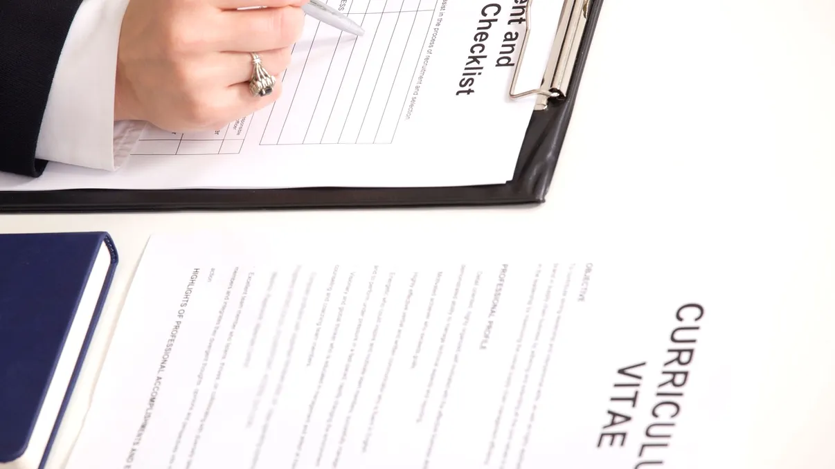 România are din ce în ce mai puține locuri de muncă. Ocupațiile care încă se caută