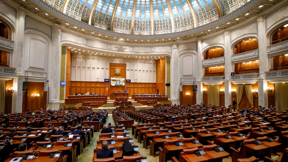Topul parlamentarilor cu cele mai mari averi. Unii câștigă într-o lună cât alții într-un an, surpriză mare la locul al doilea