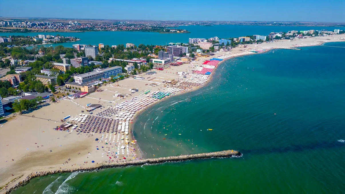Peste 100 de hoteluri de pe litoralul românesc, scoase la vânzare. Cât costă o astfel de afacere înainte de sezonul estival