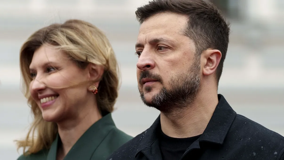 Ce salariu are Volodimir Zelenski. Preşedintele Ucrainei şi soţia, vizită importantă la Bucureşti pentru Summitul B9