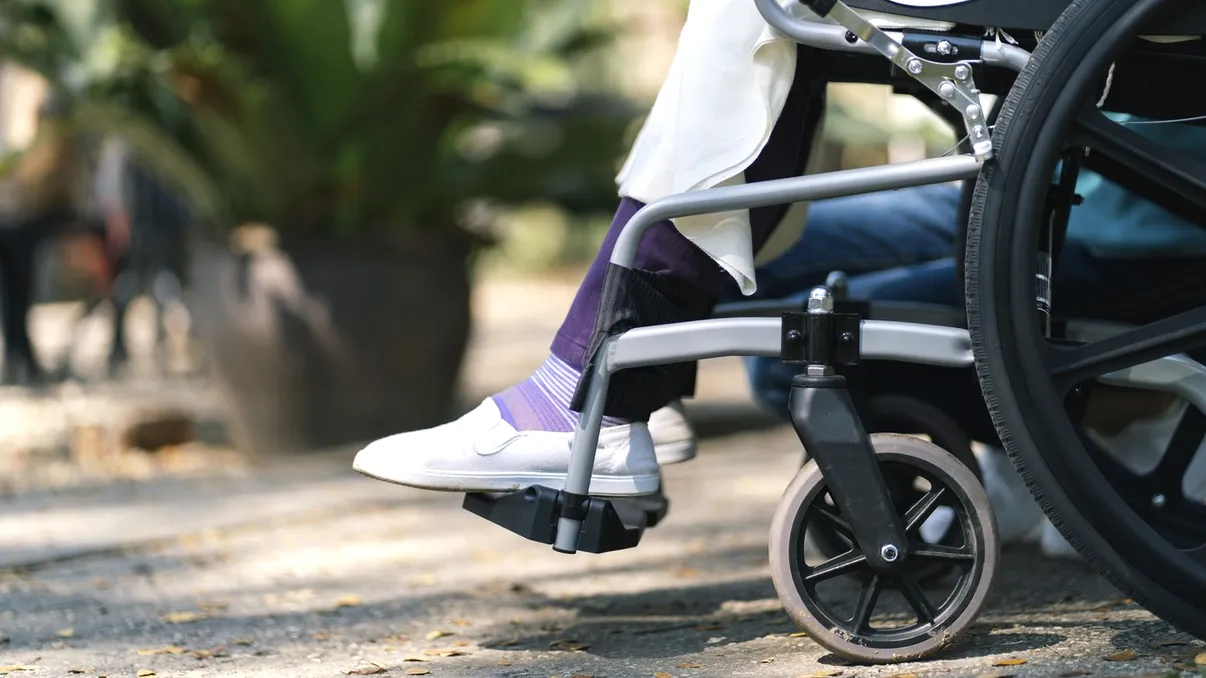 Cât este pensia de handicap pentru gradul 1 sau 2 în 2026. Sumele actualizate la zi