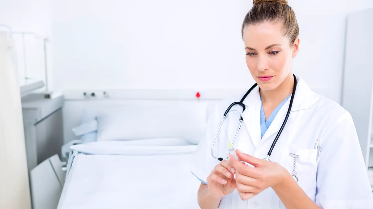 Câţi bani pierd asistenţii medicali după noua lege a salarizării. Exemplu concret de calcul pentru sporuri