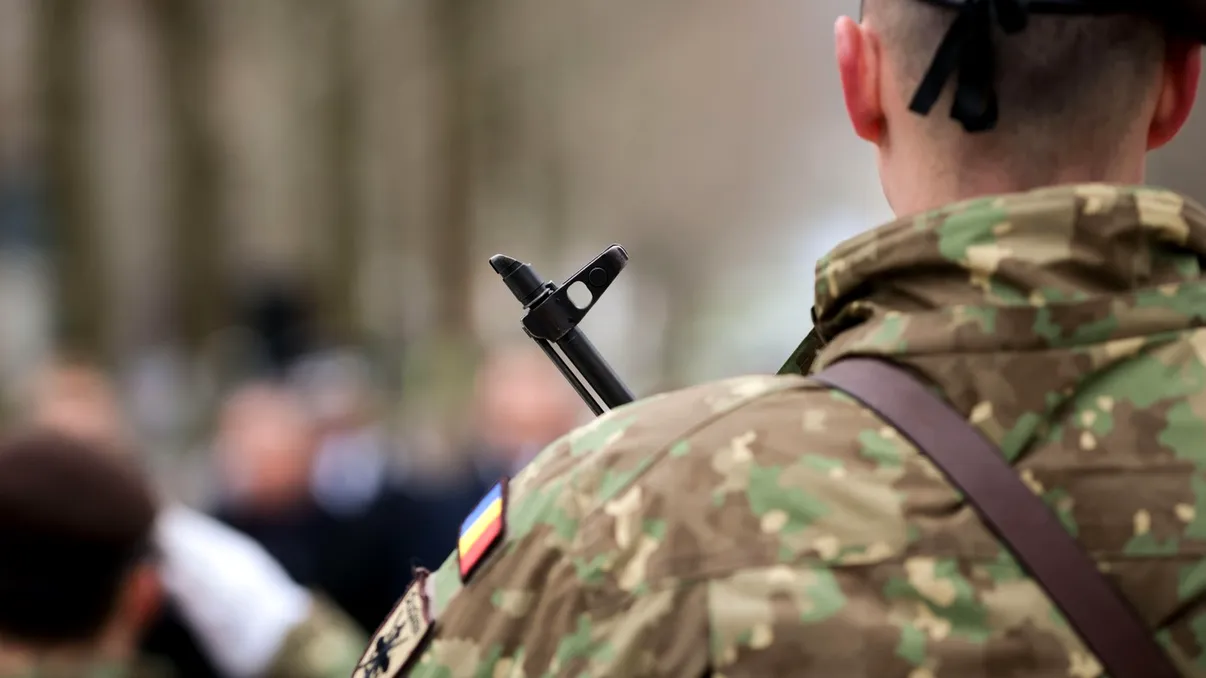 Românii care au făcut armata nu vor mai putea deveni rezerviști voluntari. Cine va mai putea intra în sistem, conform unui nou proiect