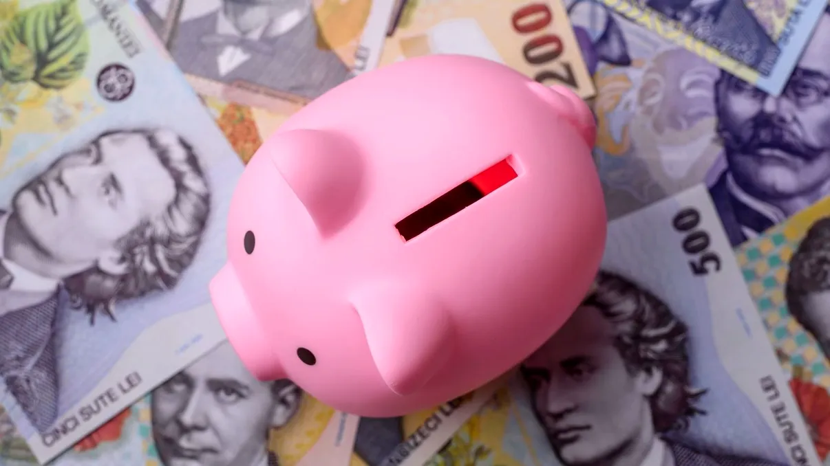 Cele mai costisitoare greșeli financiare pe care le fac românii în 2026. Cum îți protejezi banii într-o perioadă de scumpiri continue