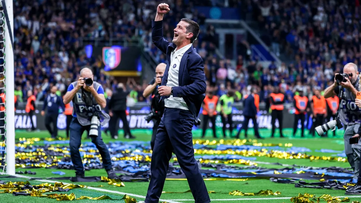 Cristian Chivu, de la Reșița, la Inter Milano. Povestea primului antrenor român campion în Italia și salariul pe care îl va avea