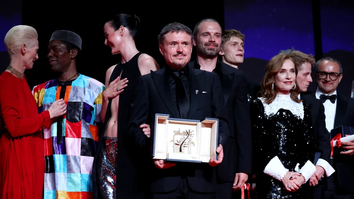 Cristian Mungiu scrie istorie la Cannes. „Fjord” câștigă Palme d’Or, iar regizorul român ajunge la al doilea trofeu al carierei
