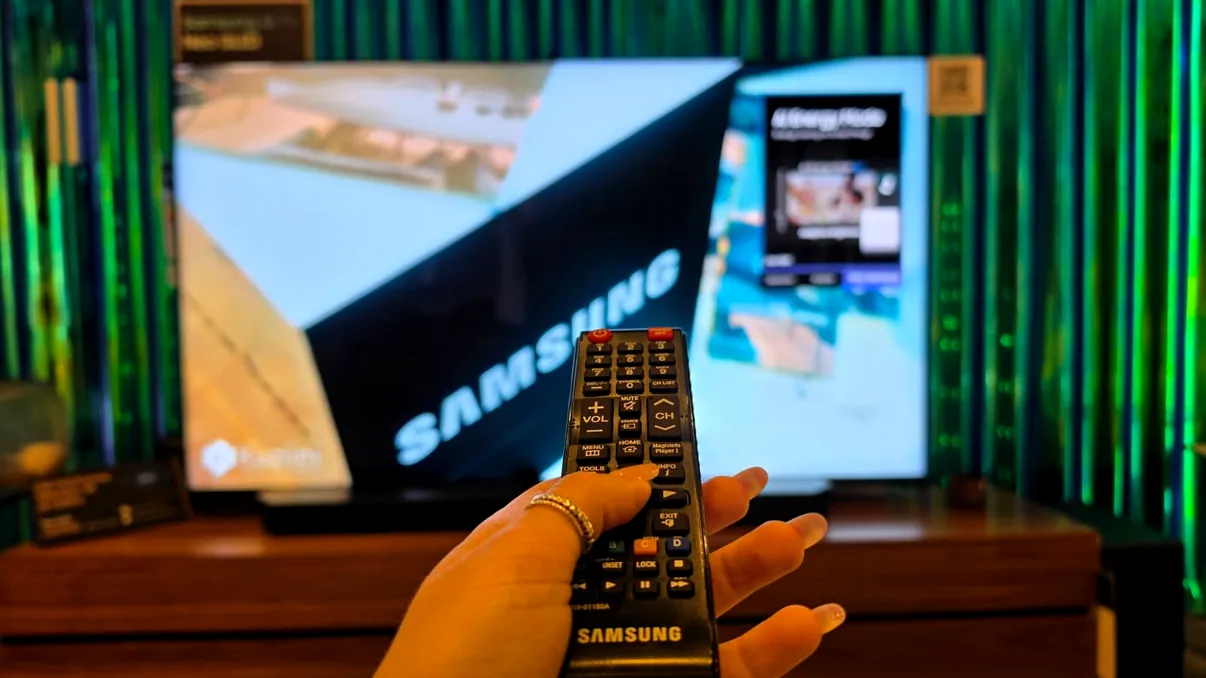Oamenii folosesc inteligența artificială ca să scape de reclamele de pe Smart TV. Claude Code poate transforma un televizor lent într-unul mult mai rapid